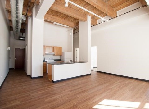 Lofts on Arthington kitchen and dining area